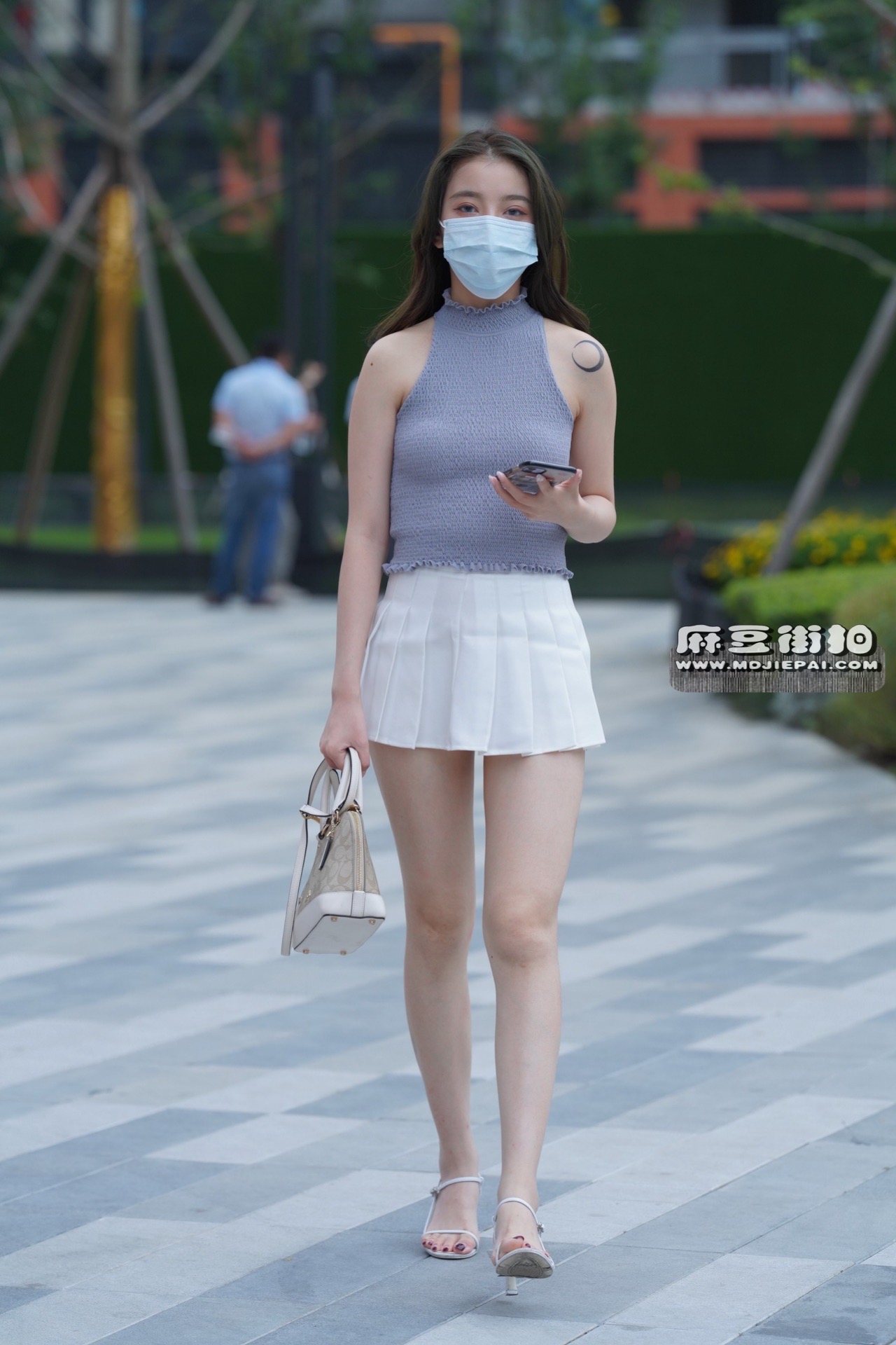 街拍短裙，气质高颜值白色迷你超短裙露臀性感美女【套图+视频】 - 麻豆街拍